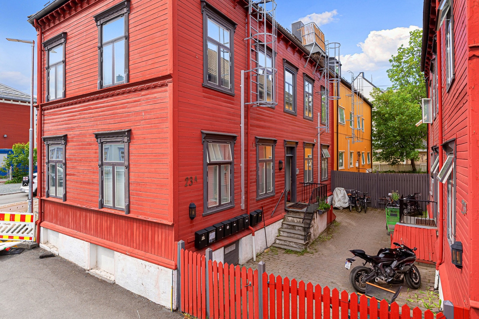 Leiligheten har gangavstand til både NTNU Gløshaugen, BI og andre studieinstitusjoner. Galleribilde