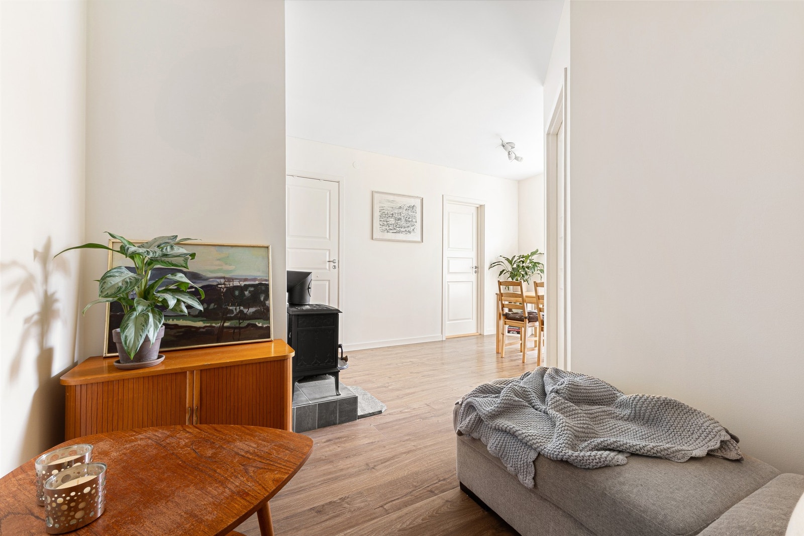 Leiligheten har fine oppholdsrom som er enkle å innrede. Galleribilde