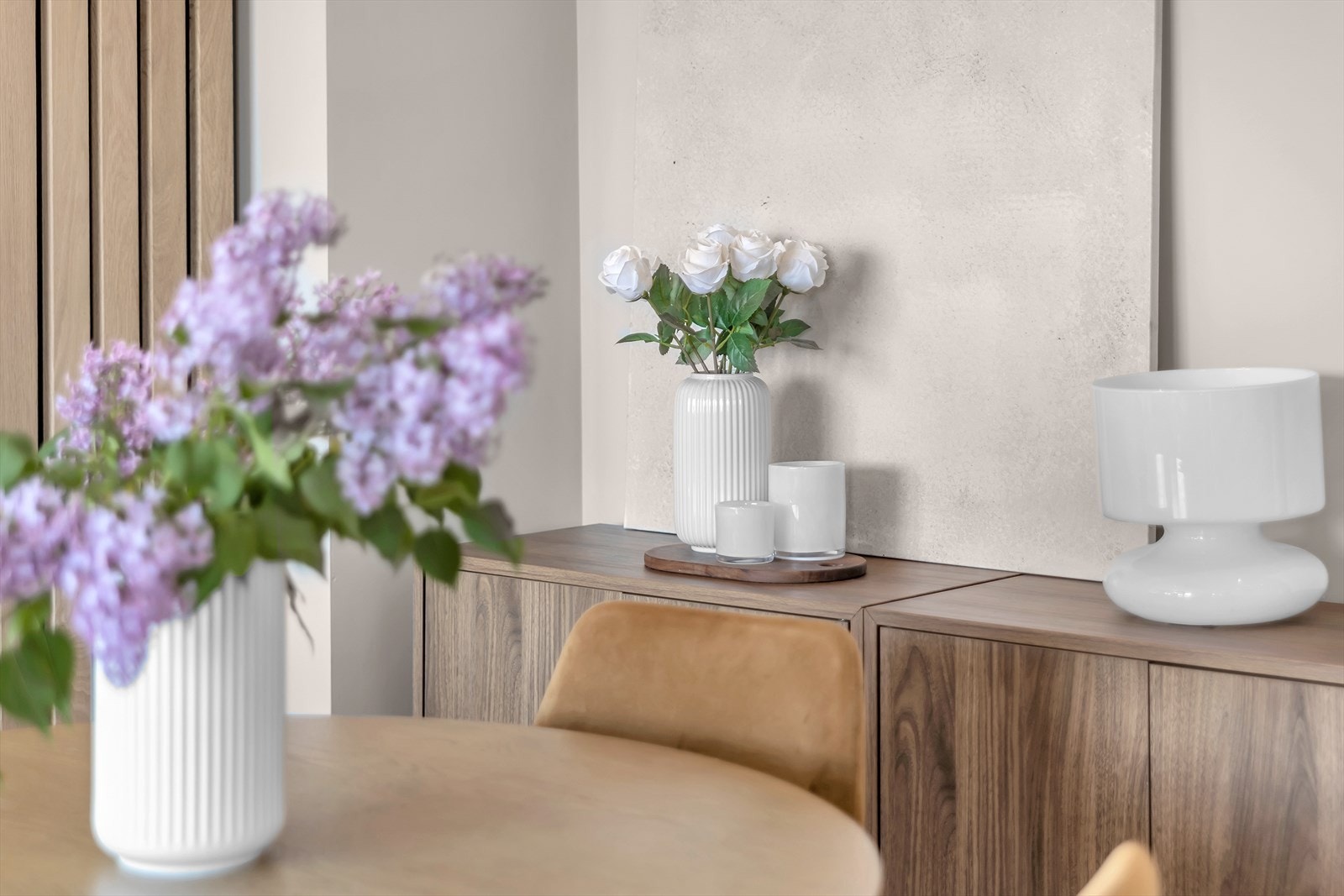 Gjennomtenkte materialvalg og en helhetlig stil preger leiligheten. Galleribilde