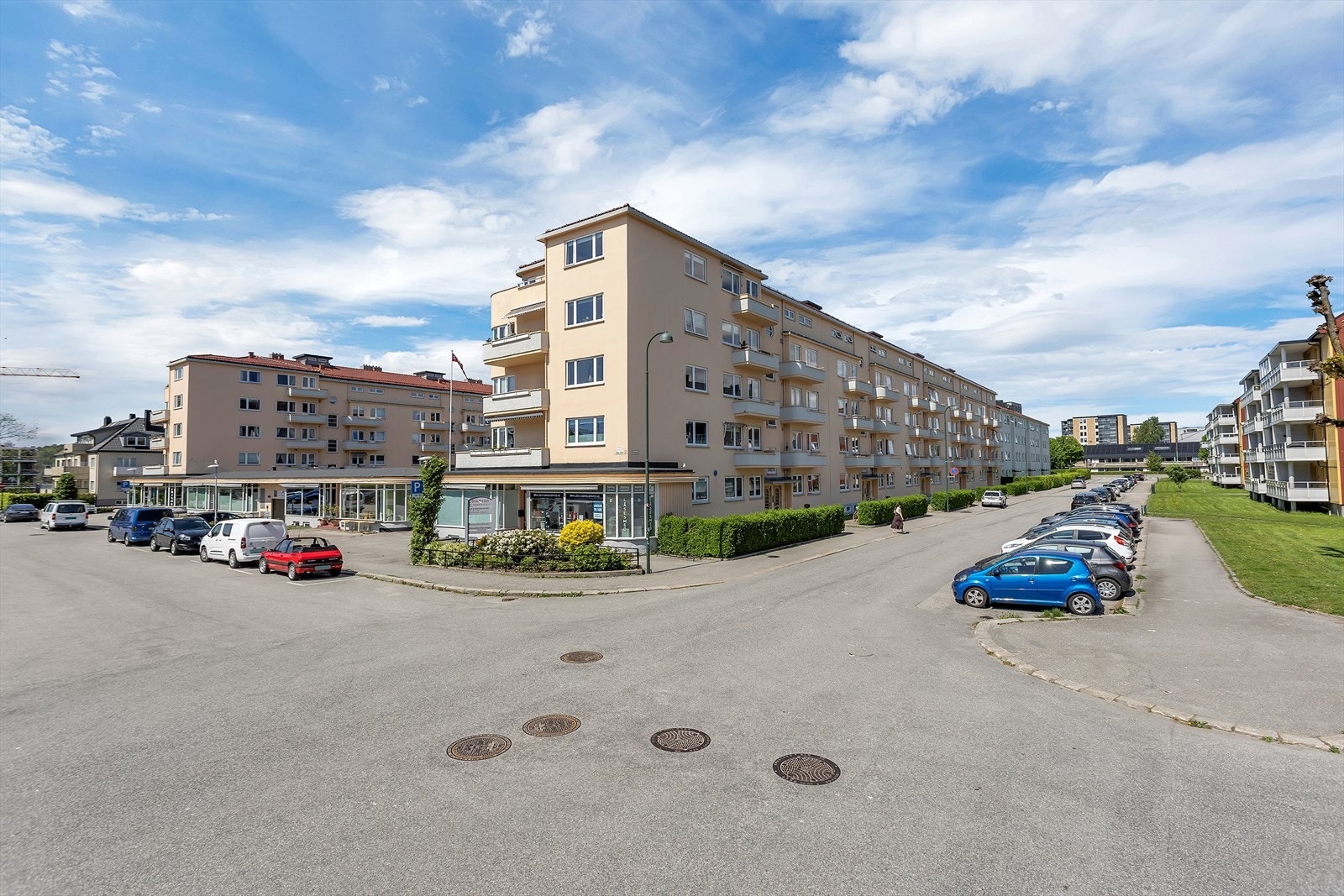 Fra Agder Allé er det gangavstand til sentrum, UiA og Spicheren treningssenter. Galleribilde