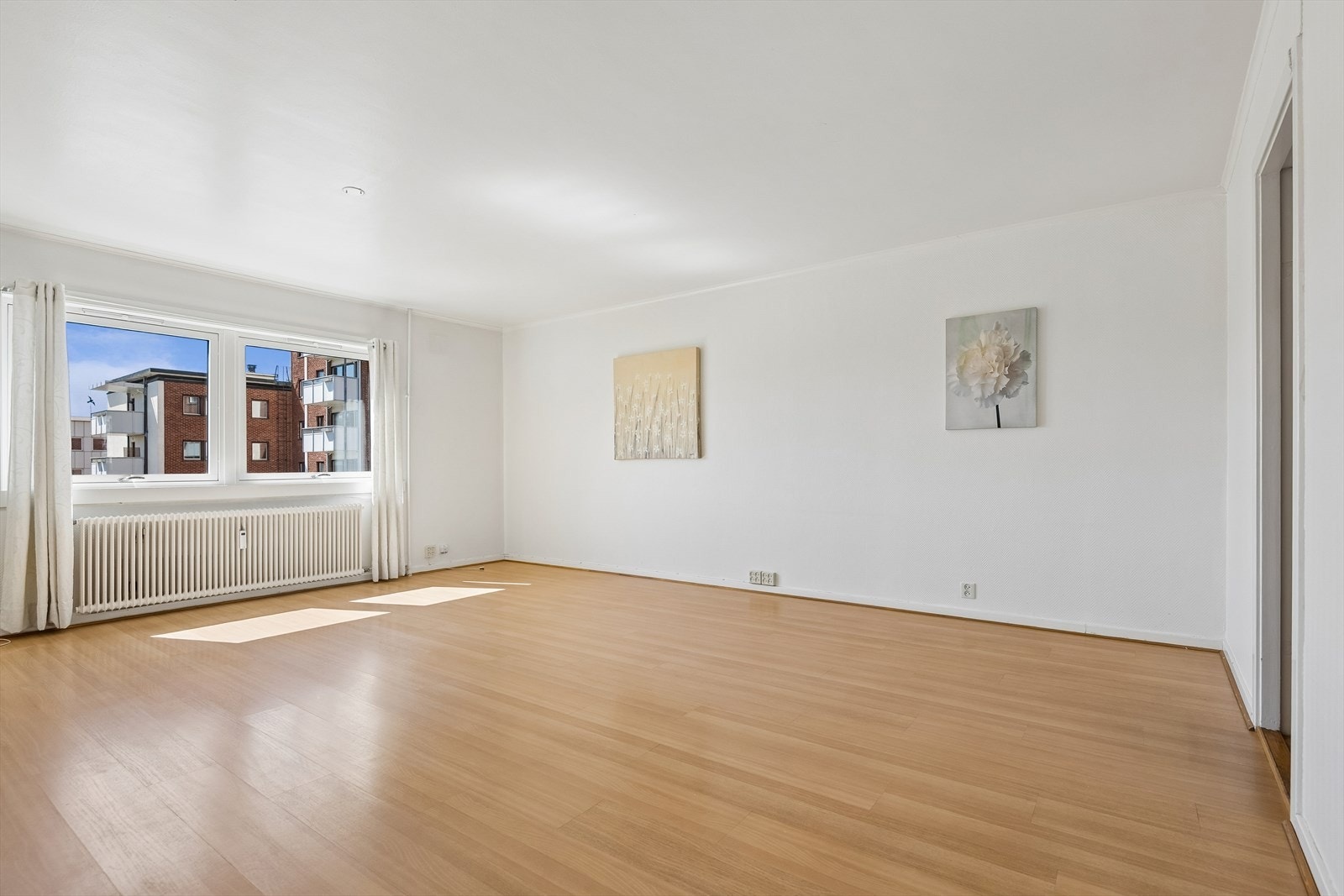 Leiligheten har malte trevinduer med 3-lags isolerglass fra 2013. Galleribilde