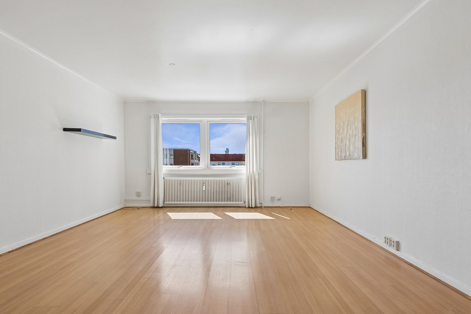 Her bor du midt i hjertet av Hamar sentrum, med alt bykjernen har å by på rett utenfor døren. Galleribilde