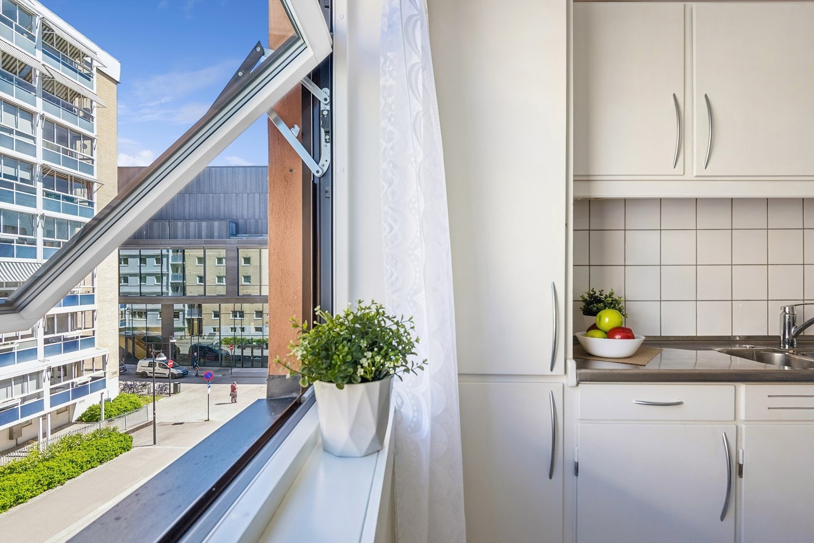 Nærheten til kulturhuset er perfekt for deg som er glad i kino, bibliotek, konserter og andre kulturelle arrangementer. Galleribilde