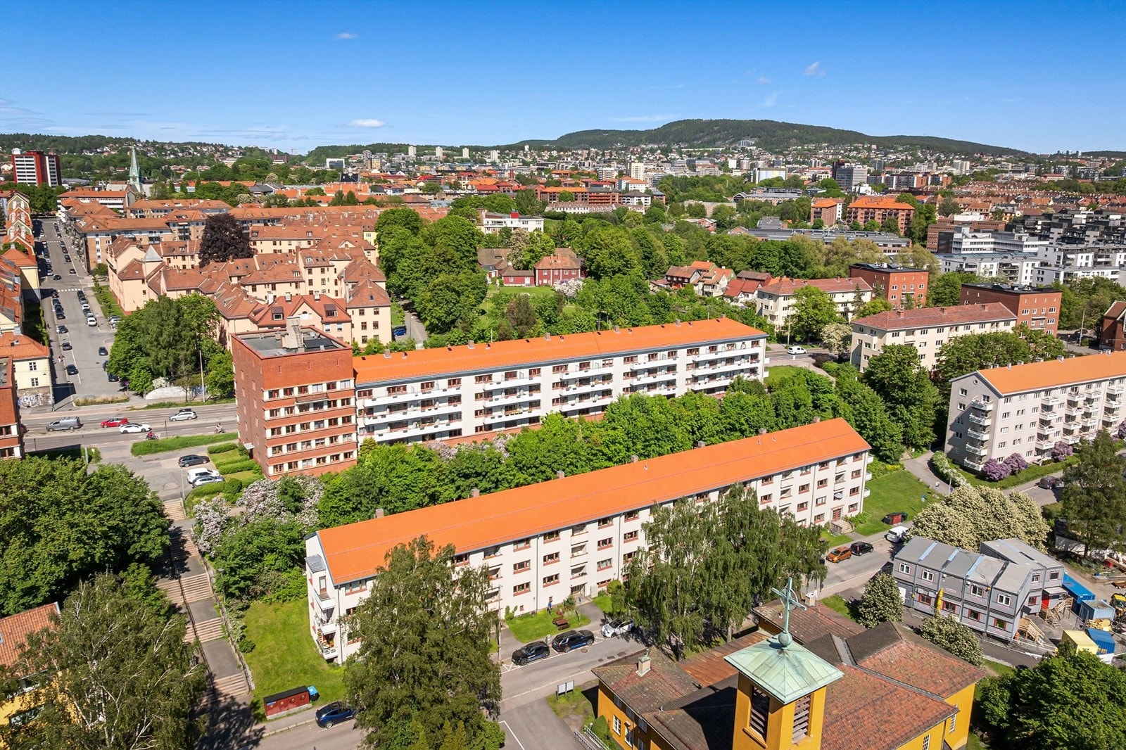Beliggenheten gir enkel tilgang til både sentrum og marka. Galleribilde