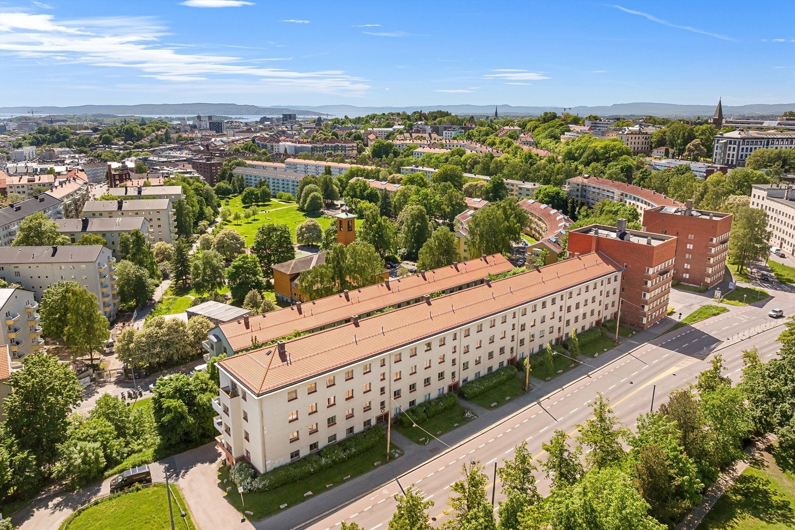 Fra leiligheten er det gangavstand til flere servicetilbud, som Coop Extra Sagene og Joker Ila. Galleribilde