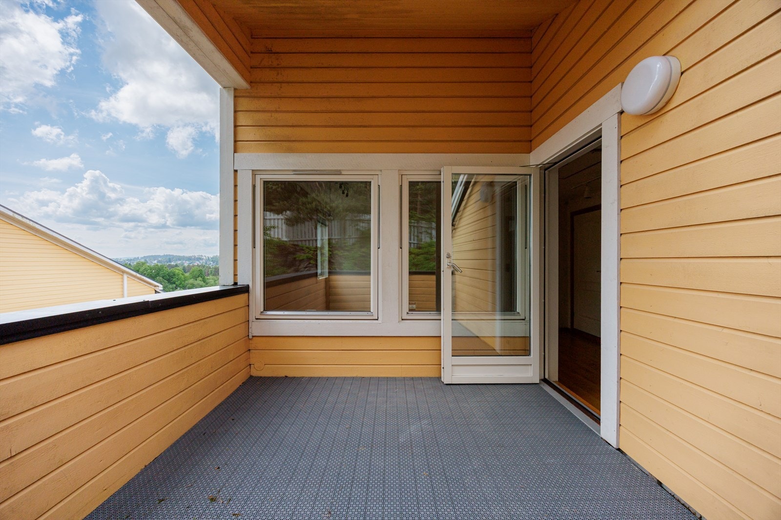 Takterrassen er skjermet og gir gode muligheter for utendørs opphold. Galleribilde