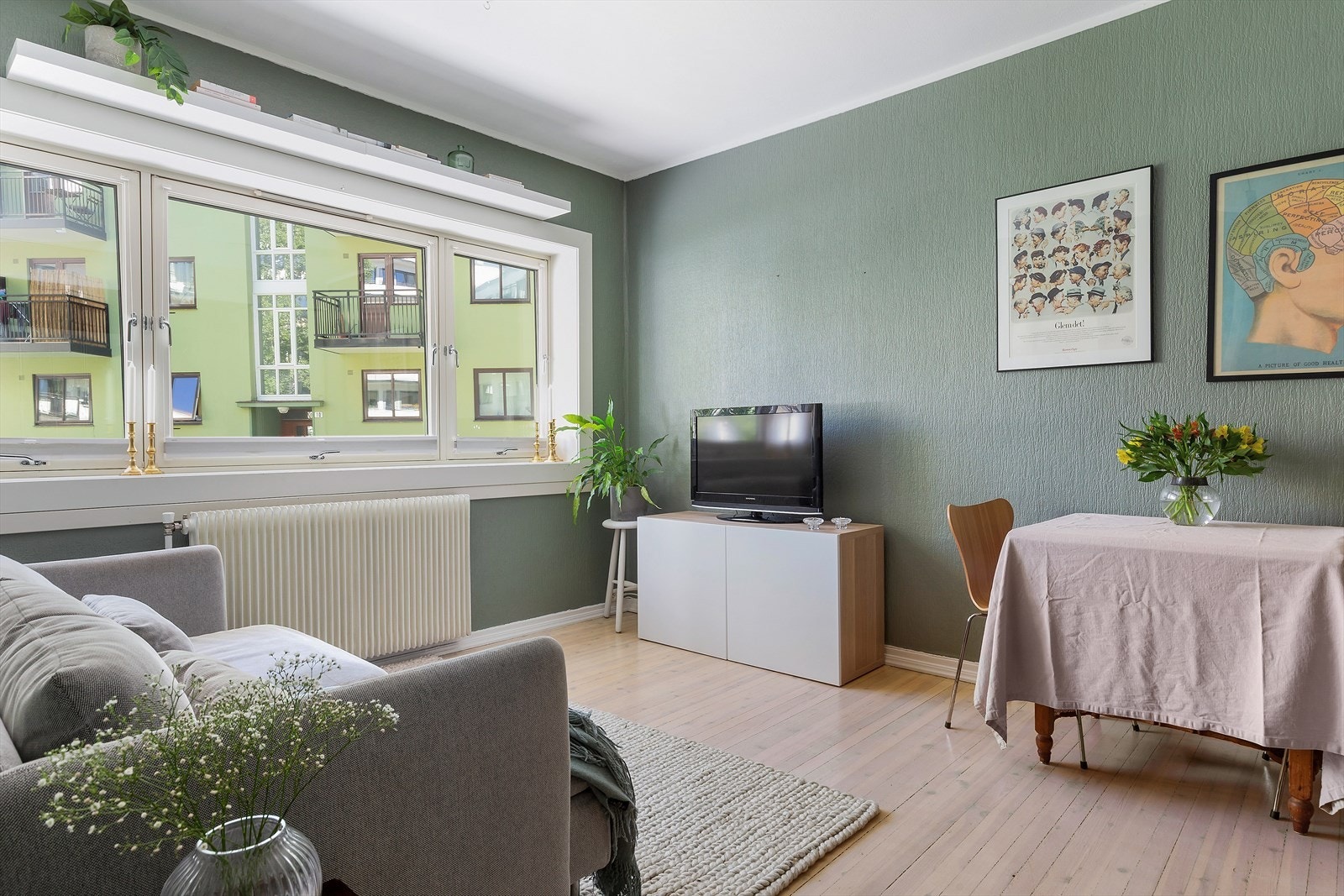 Velkommen til Øvrefoss 8E! Lys og arealeffektiv 1-roms med meget populær beliggenhet. Foto: Diakrit Galleribilde
