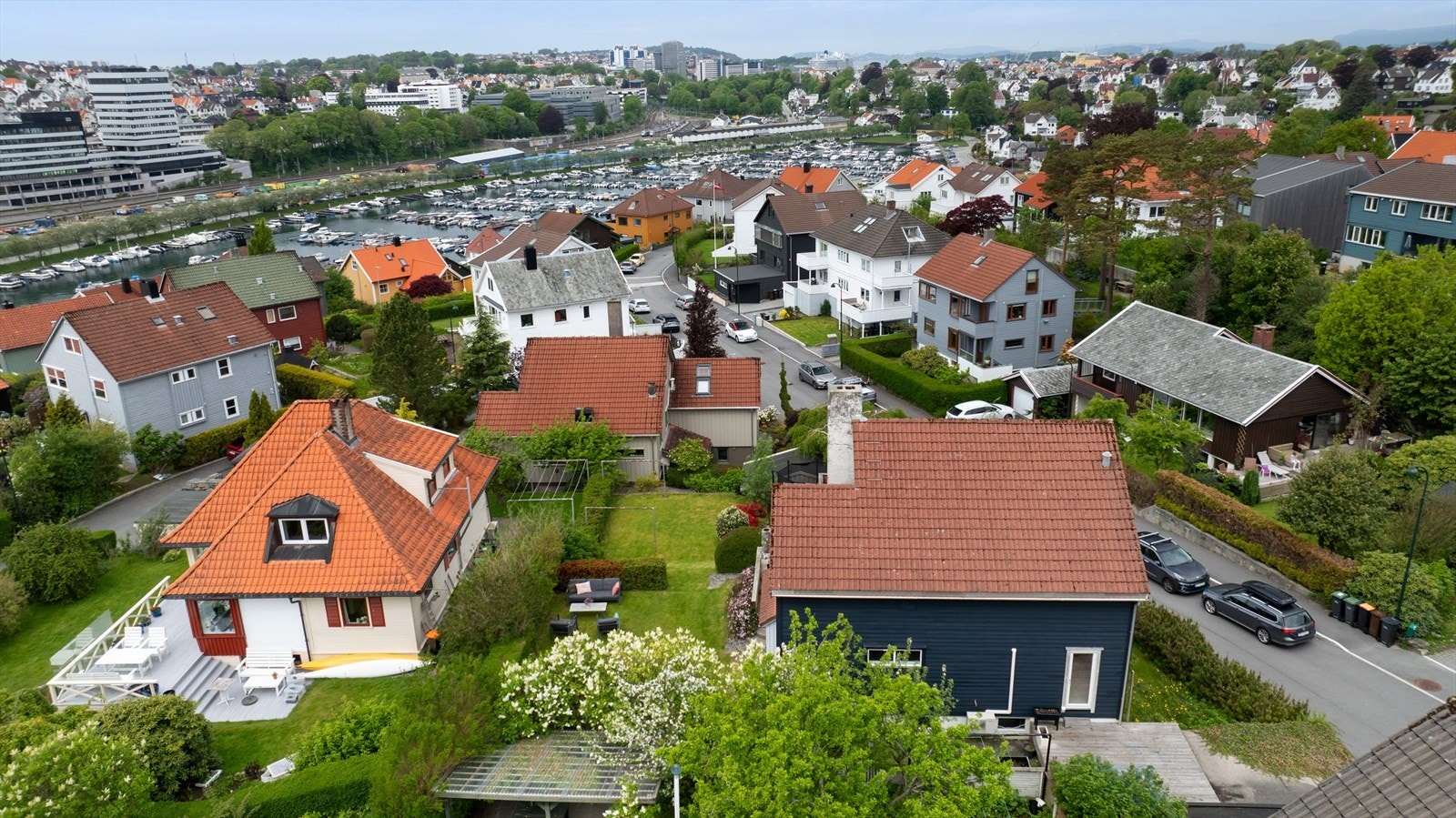 Gode kollektivforbindelser med Paradis stasjon ca. 11 minutter unna. Galleribilde