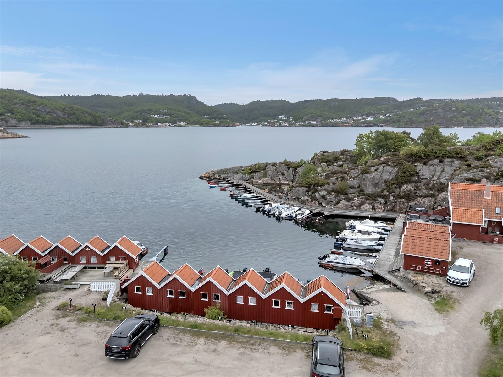 Gode parkeringsmuligheter i tilknytning til hyttefeltet. Galleribilde