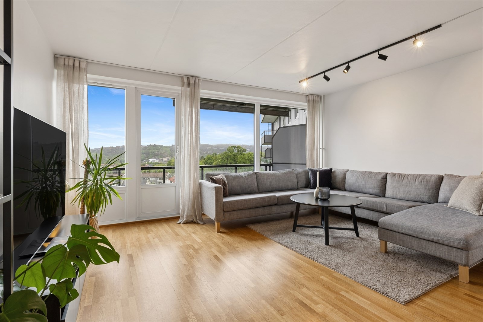 Beliggende i 7. og 8. etasje i den svært populære Stjerneblokka på Lund! Galleribilde