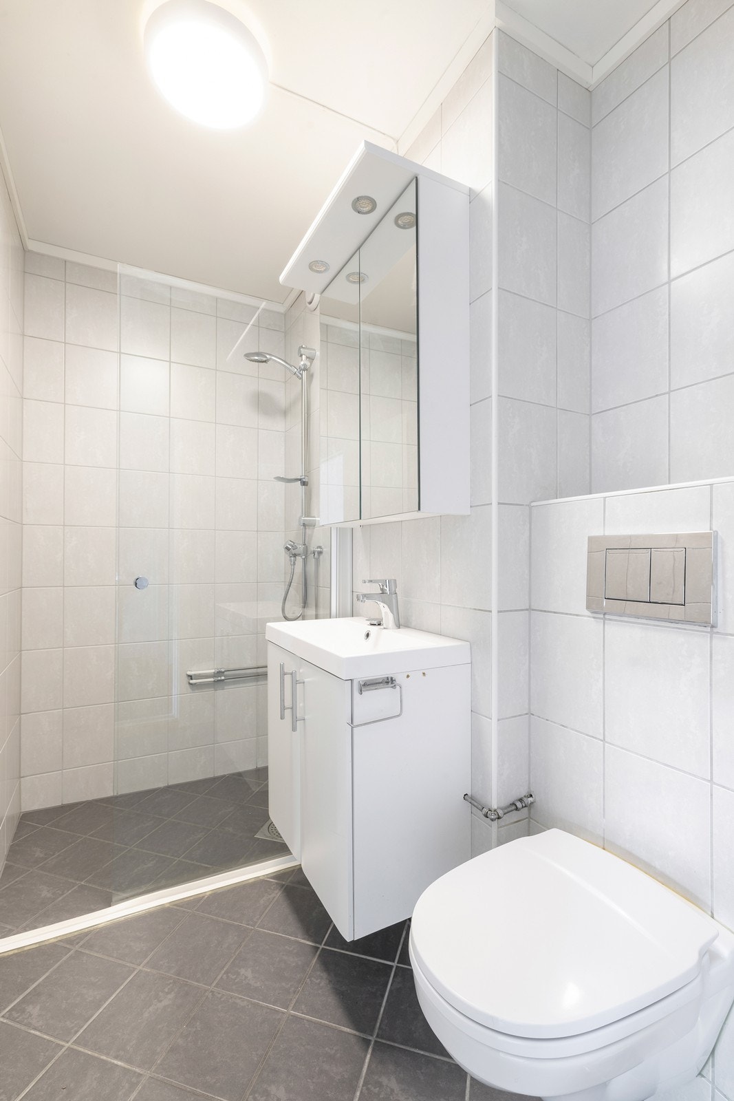 Badet er oppgradert siden leiligheten stod ferdig. Galleribilde