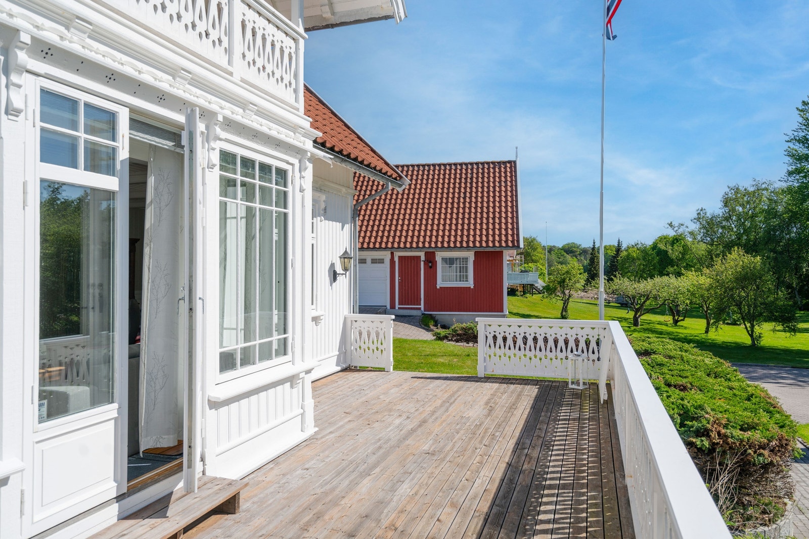 Den detaljrike fasadens vakre ornamenter er i seg selv en studie verdig. Galleribilde