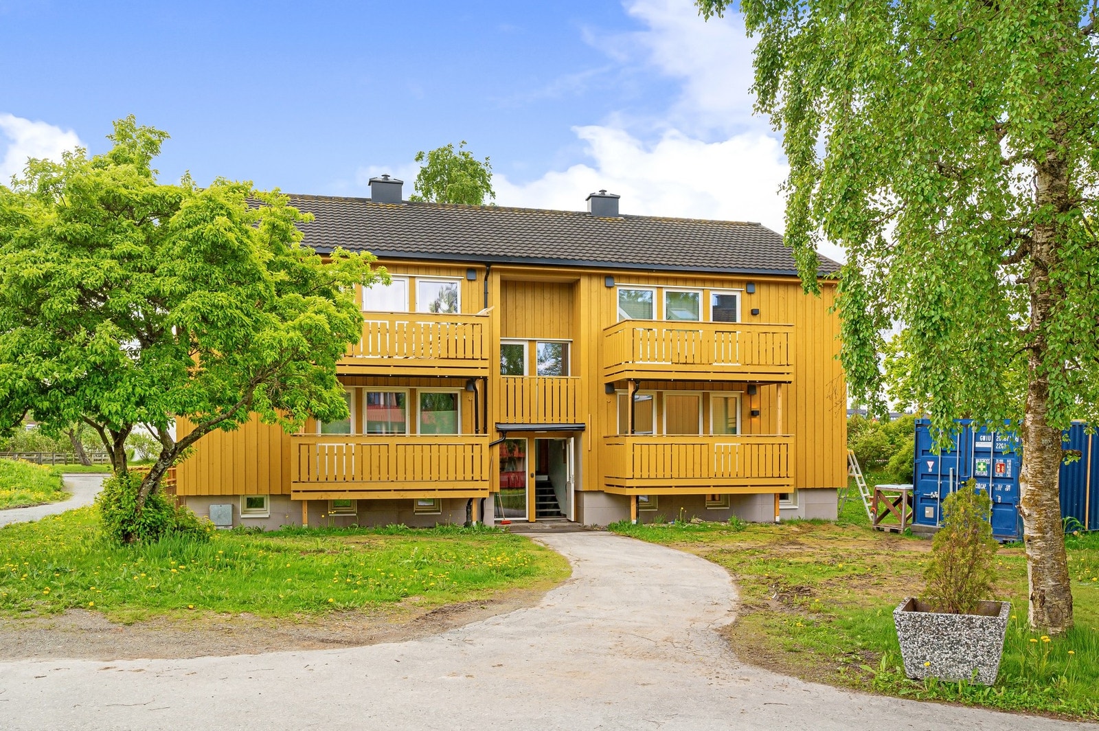 Inngangsparti. Galleribilde