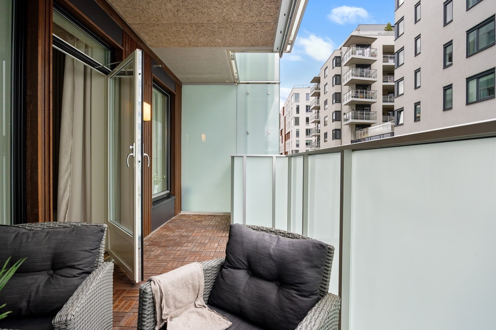 Balkongen er på ca. 11 m² og har god plass til sittegruppe, grill og øvrig utemøblement. Galleribilde