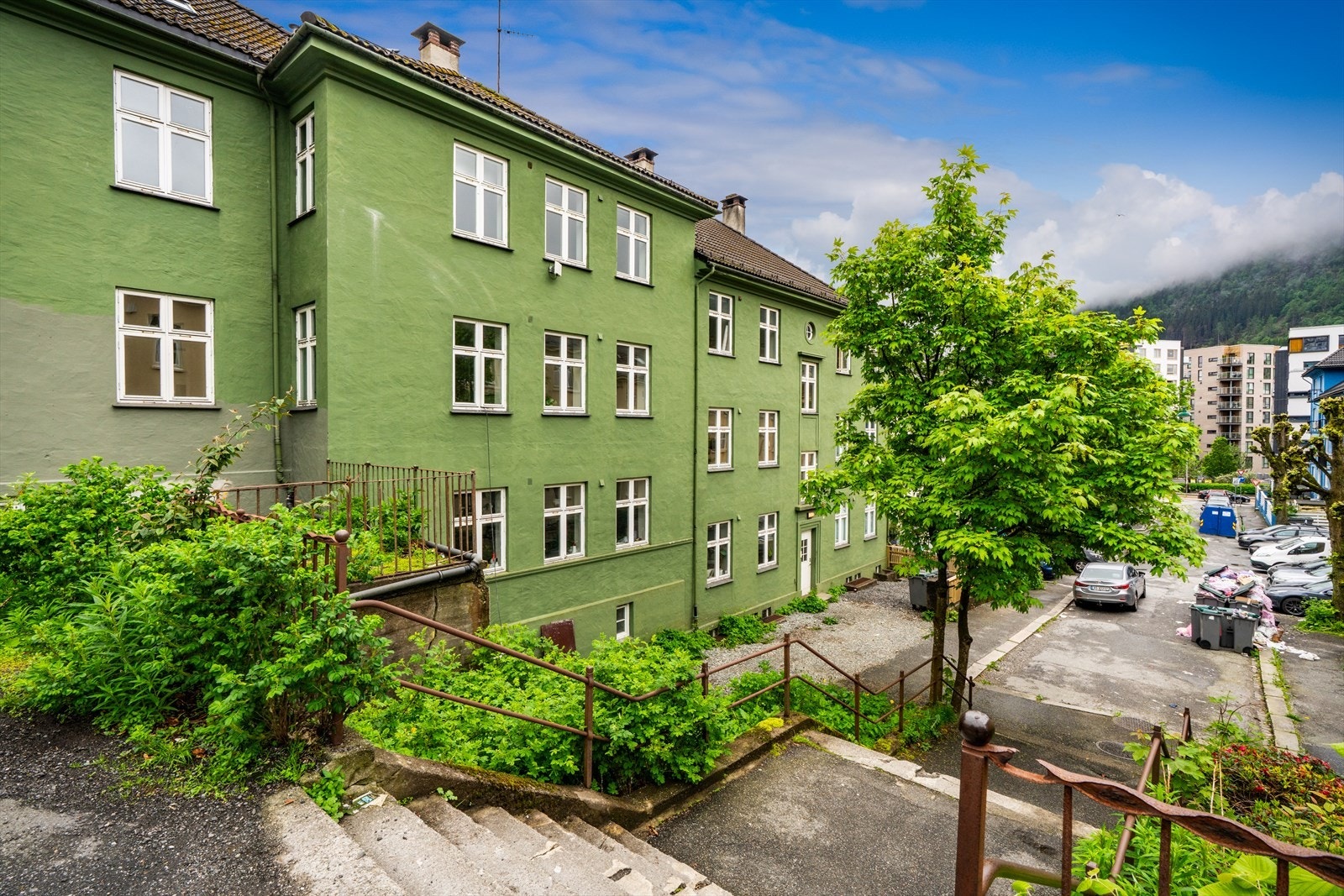 Leiligehten ligger i en pen, klassisk bygård. Galleribilde