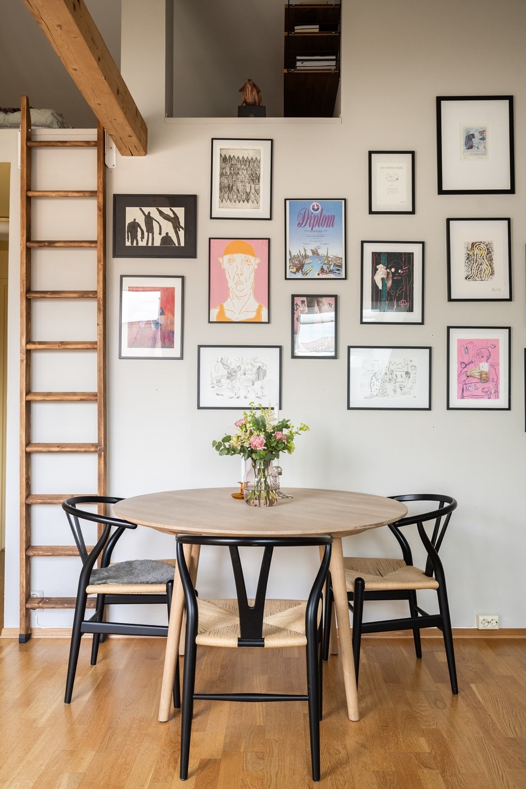 Her kan du enkelt invitere venner og familie over på hyggelige sammenkomster! Galleribilde