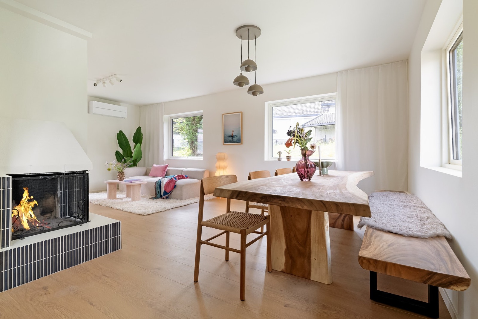 Det er videre god plass til langbord hvor familie og venner kan samles til hyggelige sammenkomster. Galleribilde