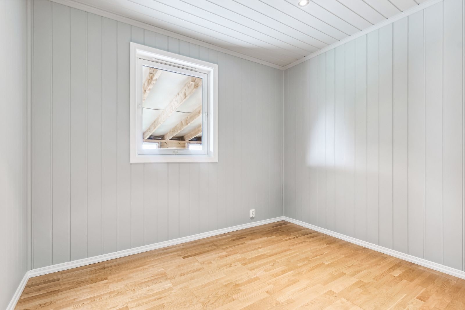 Boligen disponerer to soverom på hhv. 7,5 m² og 6,5 m². Soverommet gir gode muligheter for personlig tilpasning. Galleribilde