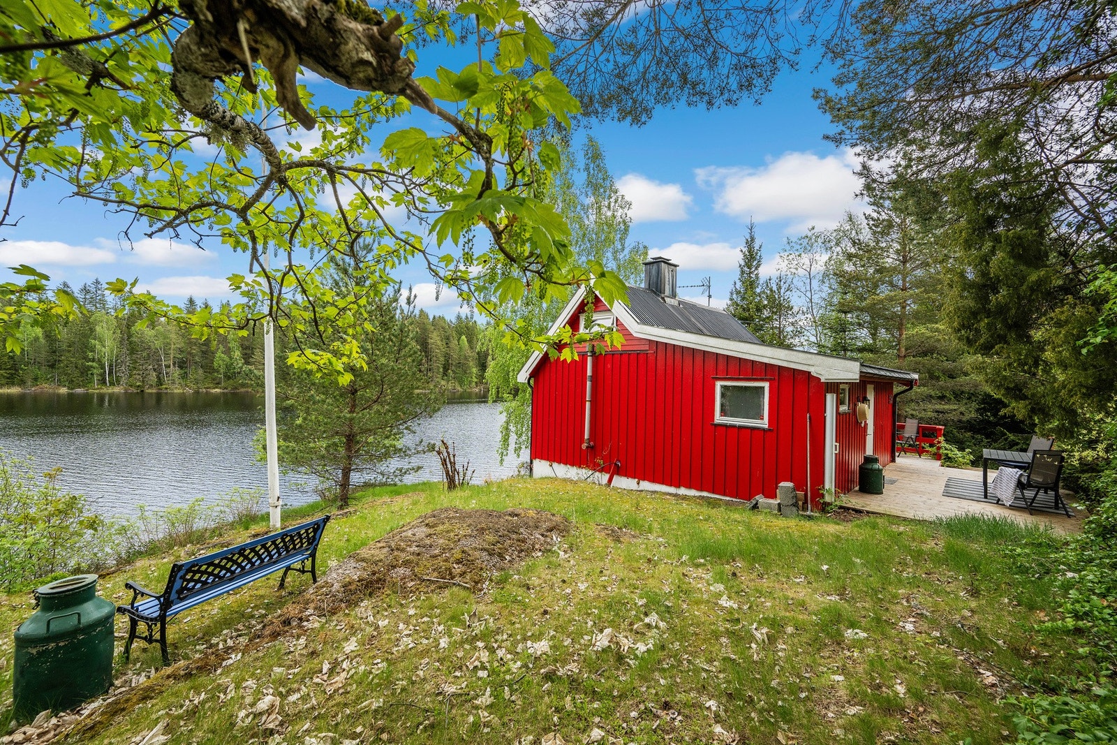 Her kan du nyte rolige omgivelser i vakker natur Galleribilde
