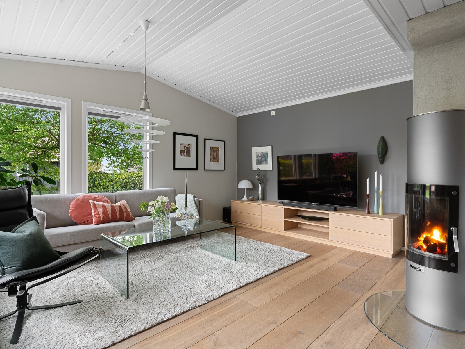 Peisen bidrar i tillegg til en varm og hyggelig atmosfære, særlig på kalde vinterdager. Galleribilde