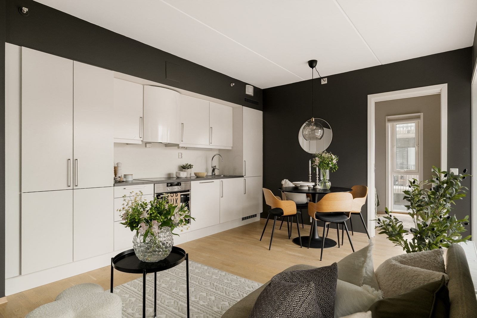 Kjøkkenet har en smart og plassbesparende løsning. TG1 gitt av takstmann. Galleribilde