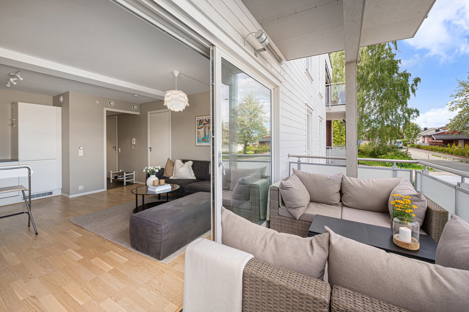 Balkongen fungerer som en fin forlengelse av stuen. Galleribilde