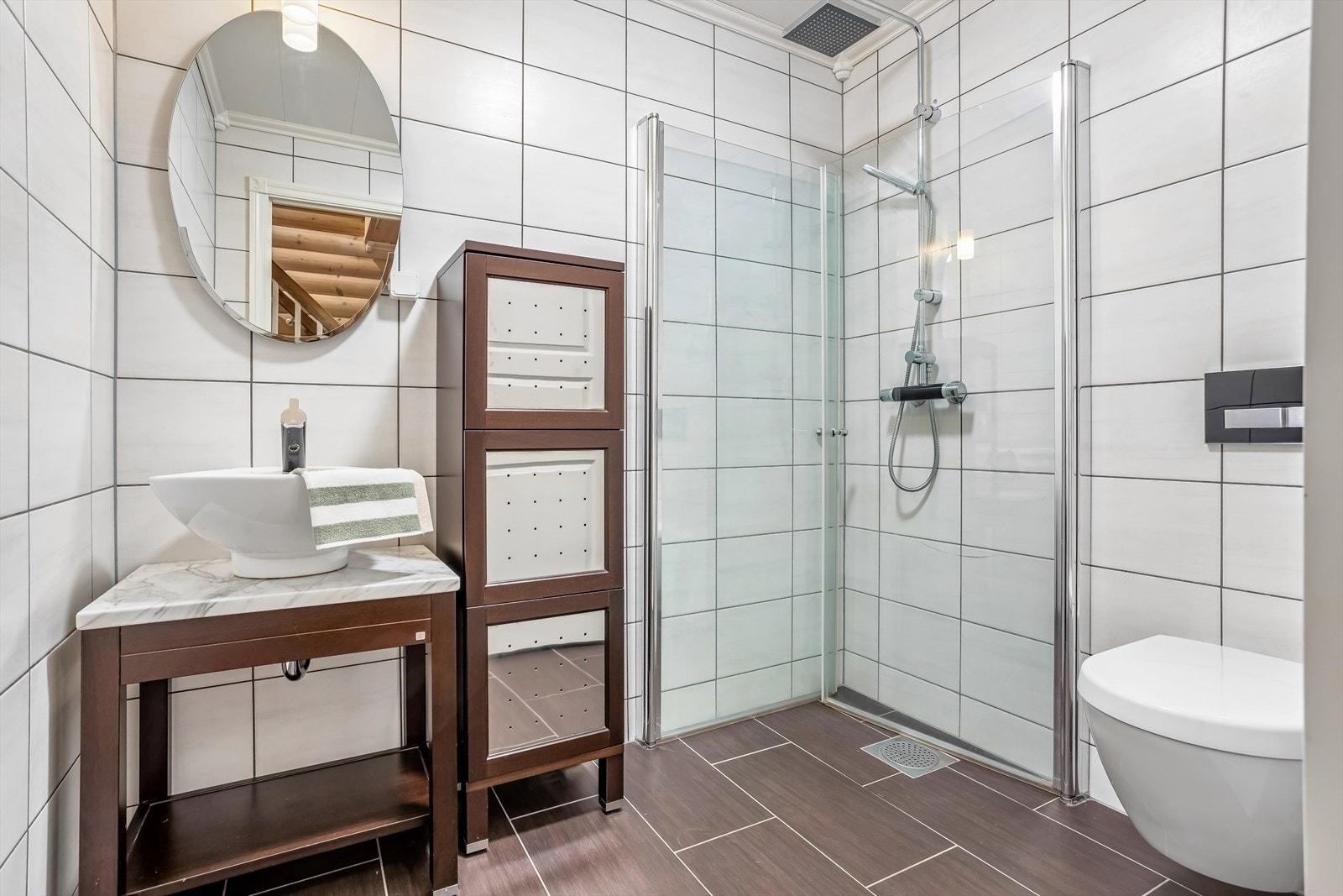 Det andre badet er også av god størrelse og fungerer ypperlig som gjestebad eller familiebad. Galleribilde