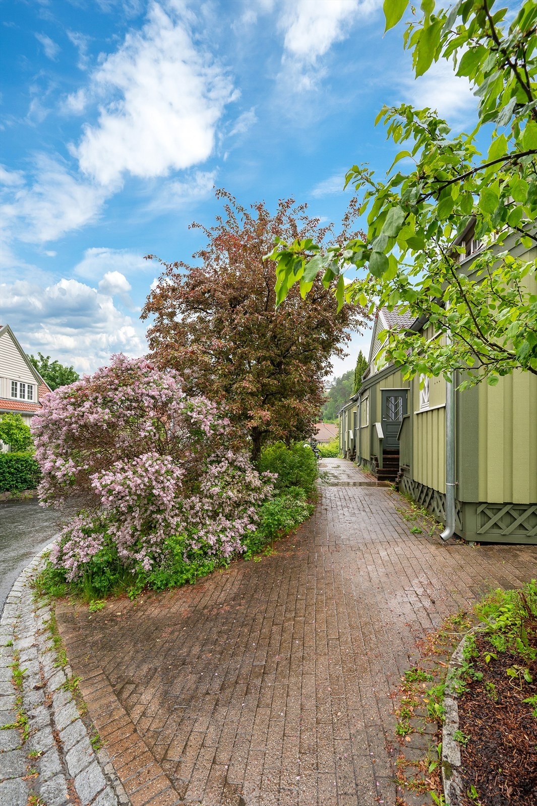 Hyggelige, interne veier med belegningsstein. Galleribilde