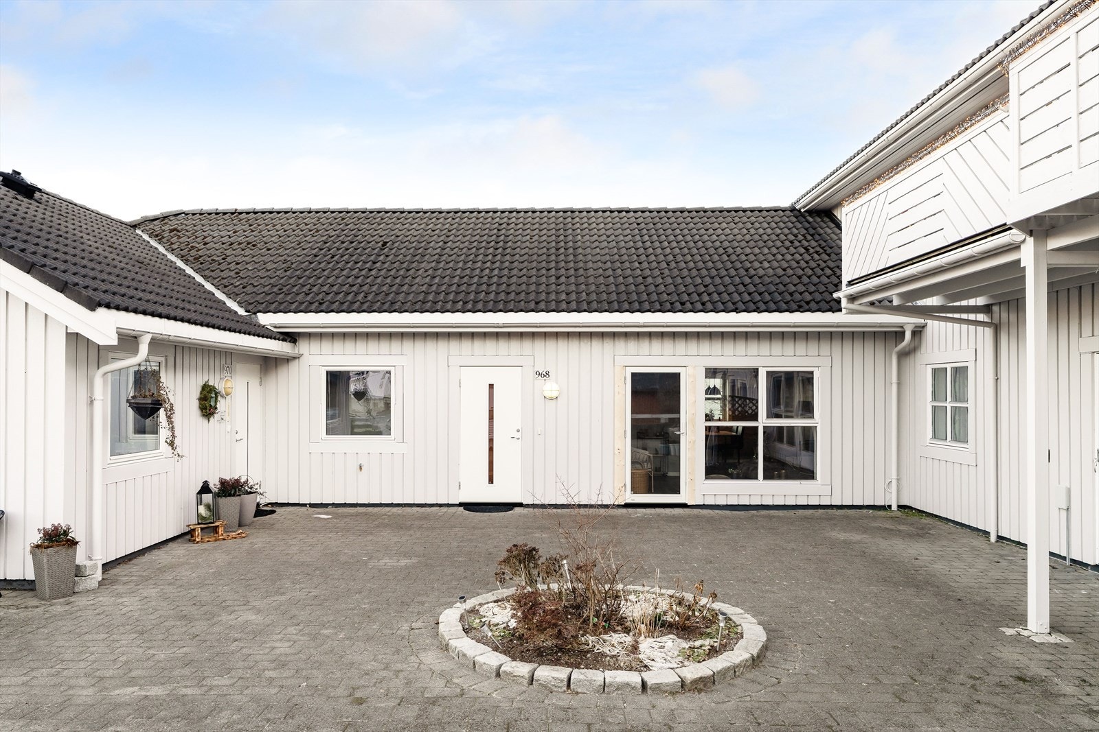 Pent opparbeidet uteområde med muligheter for utemøbler. Galleribilde