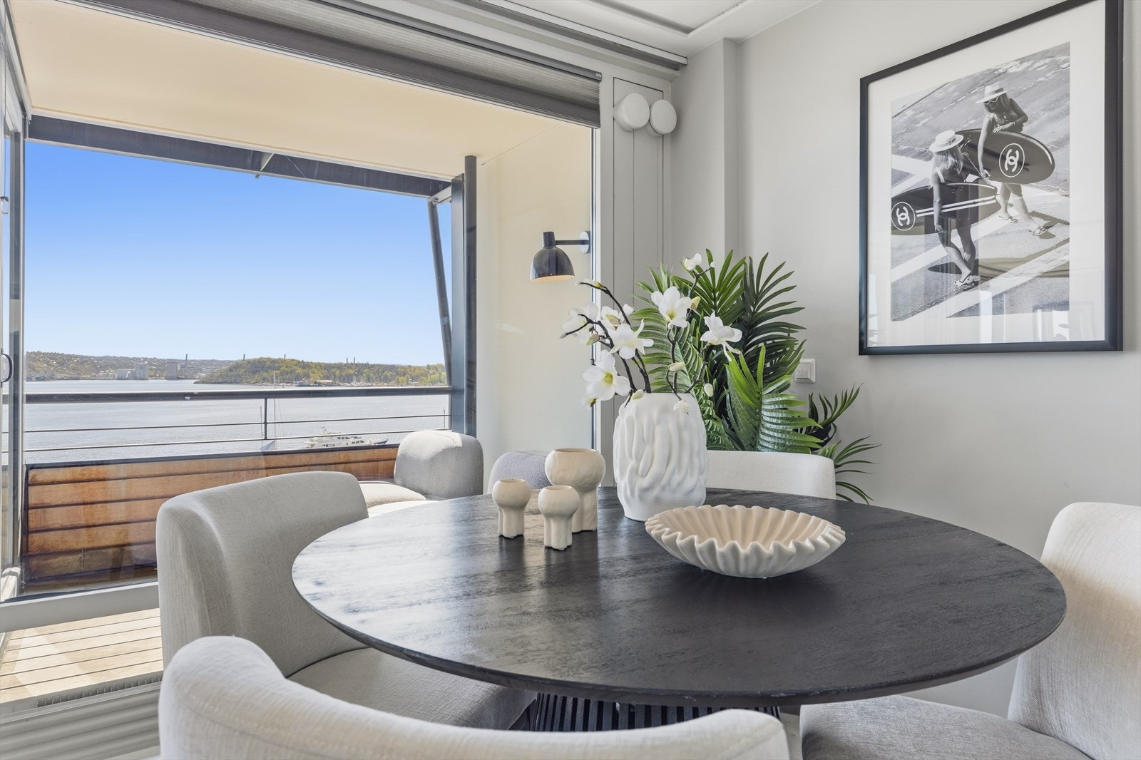 Fra spiseplassen er det også nydelig utsikt. Galleribilde