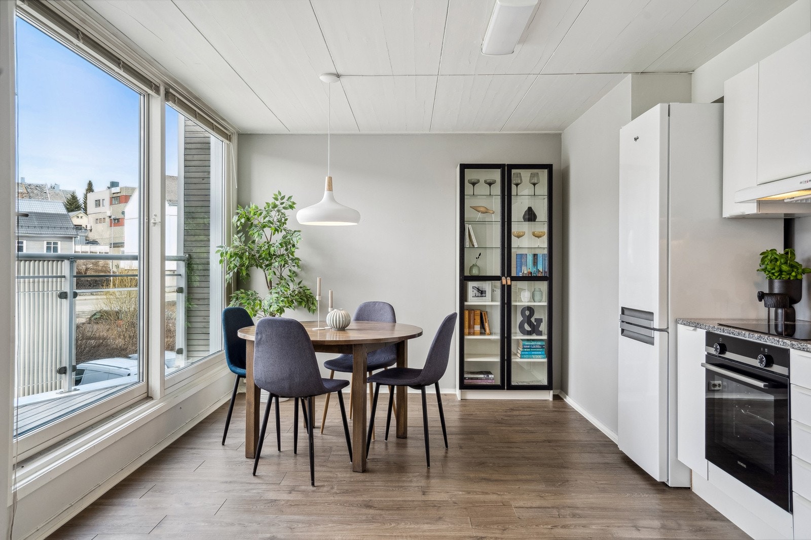 God plass for spisebordet like ved. Galleribilde
