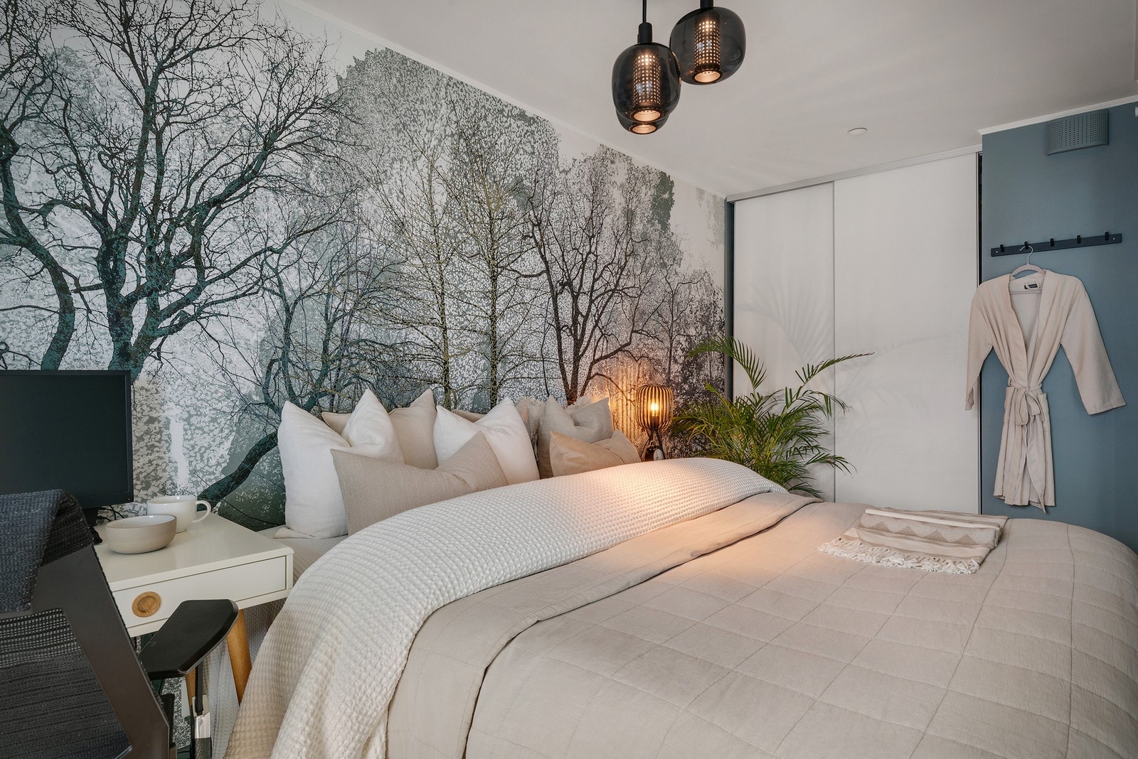 Skyvedørsgarderobe på soverommet Galleribilde