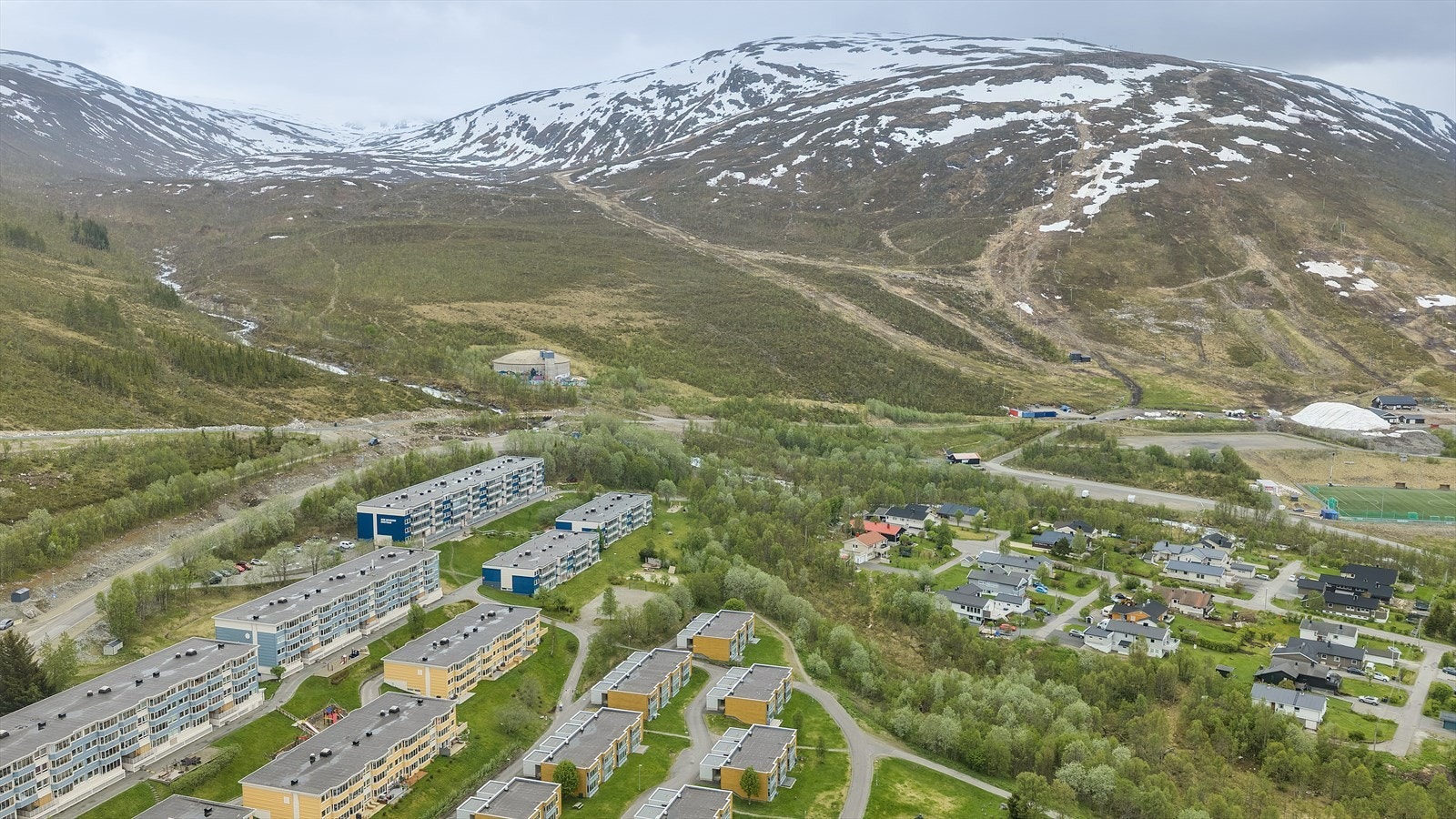 Området er regulert til boligbebyggelse, med tilgang til offentlig vann- og avløpsnett. Galleribilde
