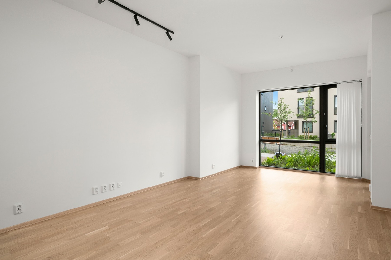 Flere møbleringsmuligheter på stuen. Galleribilde