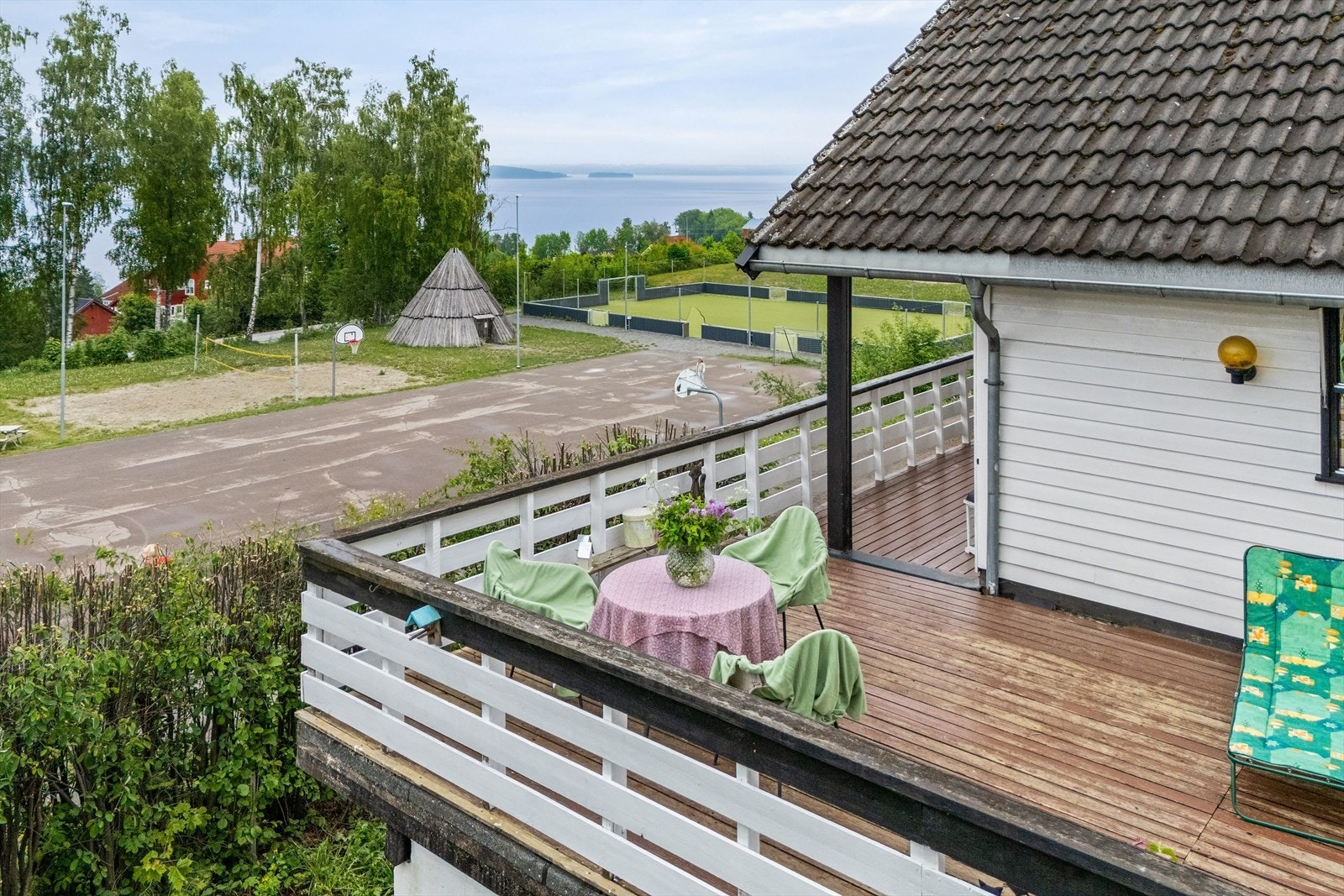 Kort vei til skole med aktivitetsmuligheter. Galleribilde
