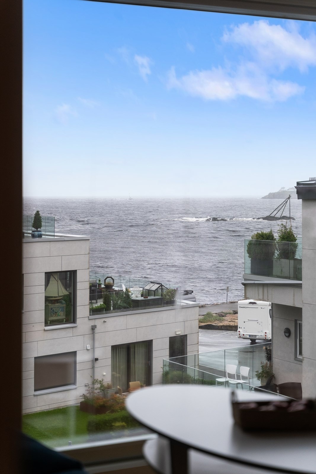 Flott utsikt mot sjøen Galleribilde