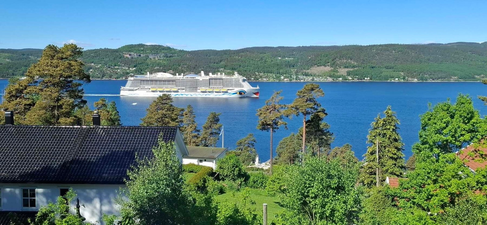 Her kan man følge med på båttrafikken i fjorden. Galleribilde
