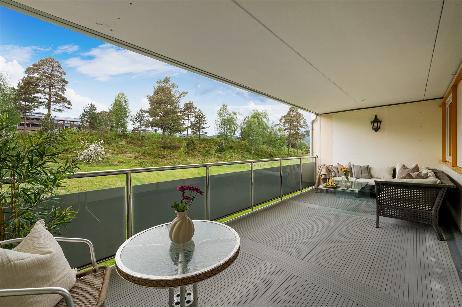- Leiligheten kan skilte med en stor balkong på hele ca. 19 m² - Galleribilde