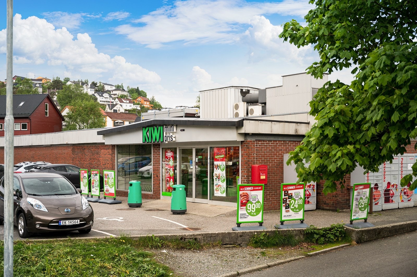 - Det er kun 4 minutters gange til Kiwi Rolland - Galleribilde