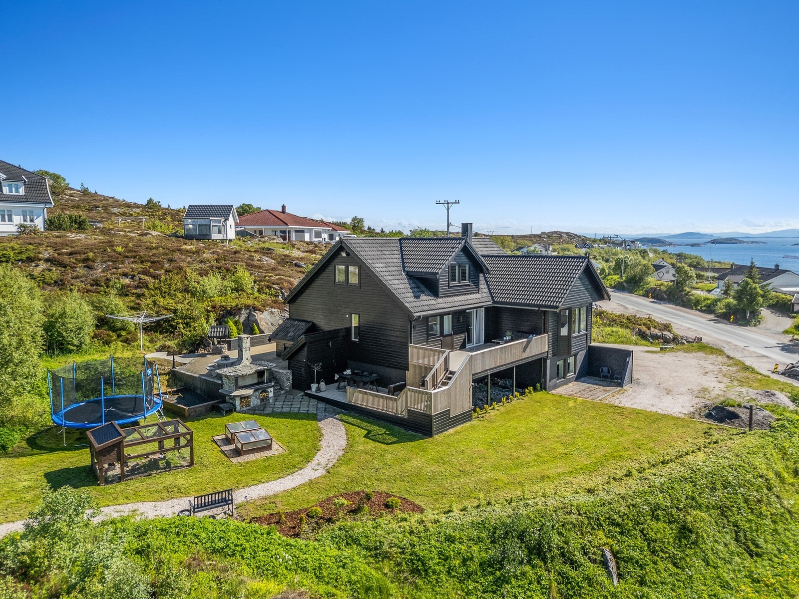 EIE eiendomsmegling ved Kenneth K. Røvik har gleden av å presentere Ulvøyveien 19! Foto: Haukdal Galleribilde