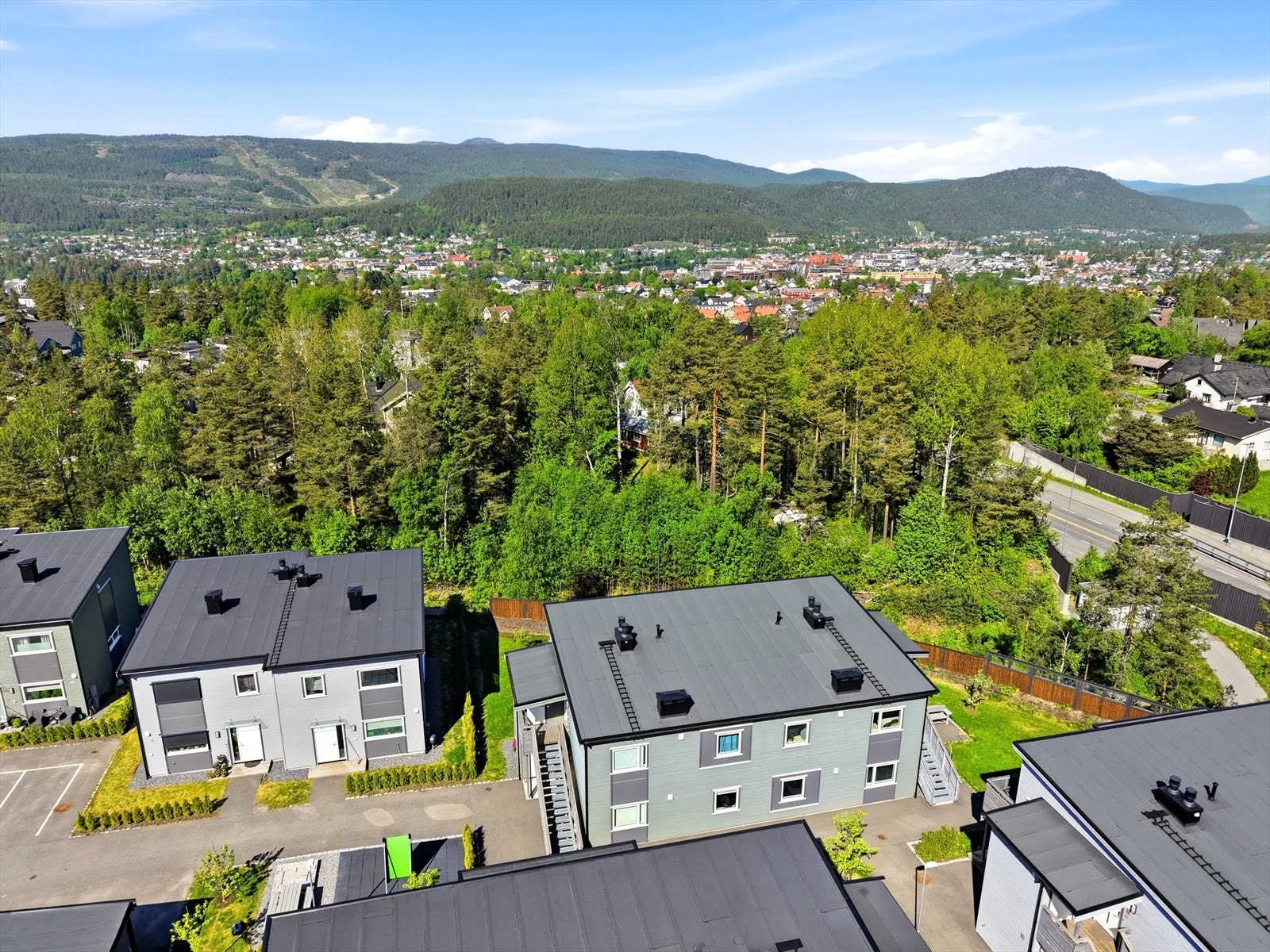 Området byr på nærhet til både servicetilbud og natur. Galleribilde