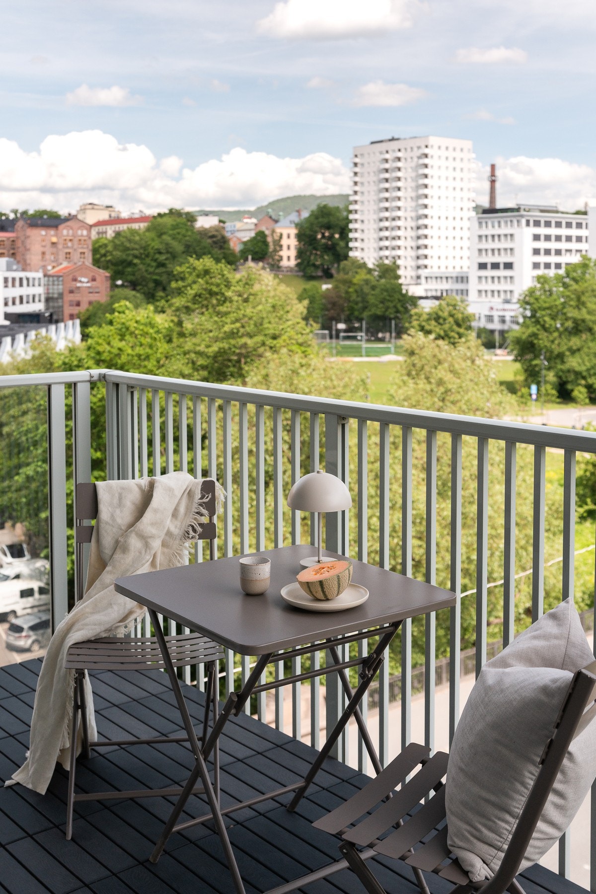 Balkongen har morgen- og formiddagssol. Galleribilde