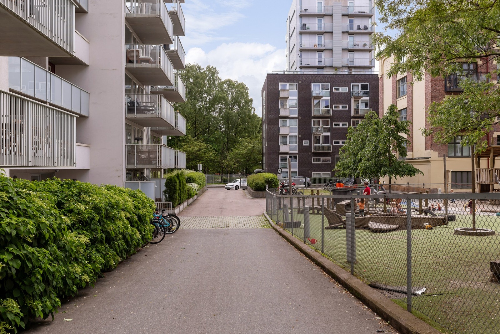 Rolig og tilbaketrukket beliggenhet, samtidig med nærhet til byens pulserende liv. Galleribilde