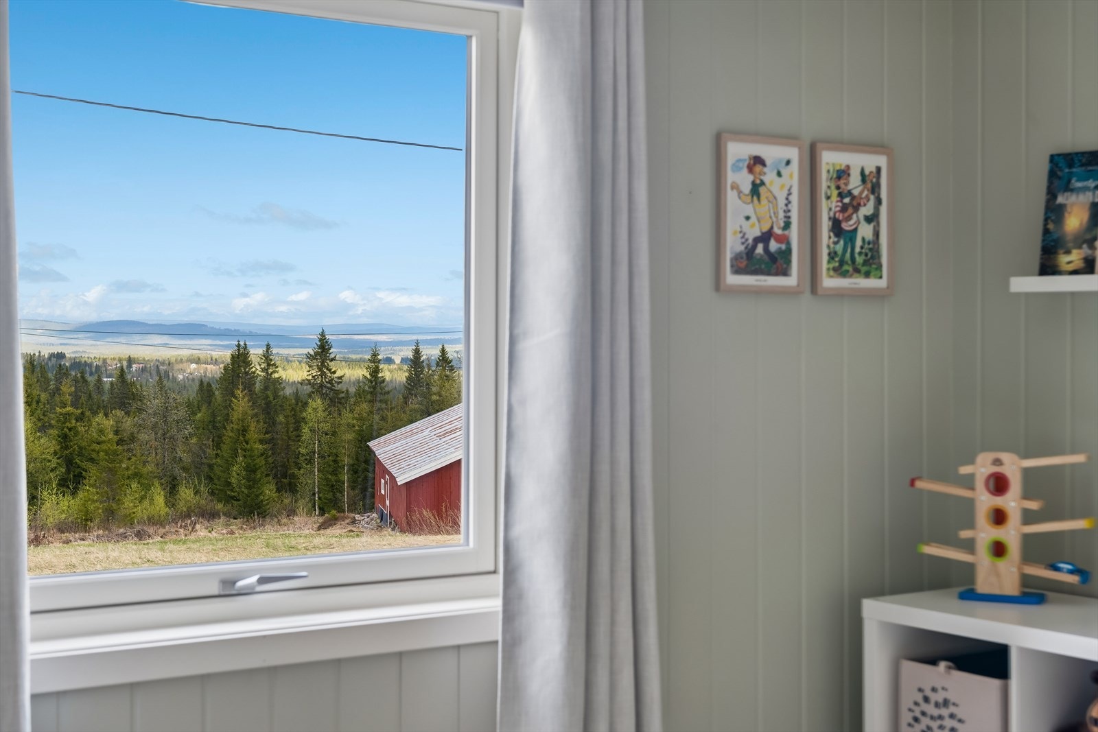 Fra flere av rommene er det fin utsikt over nærområdet. Galleribilde