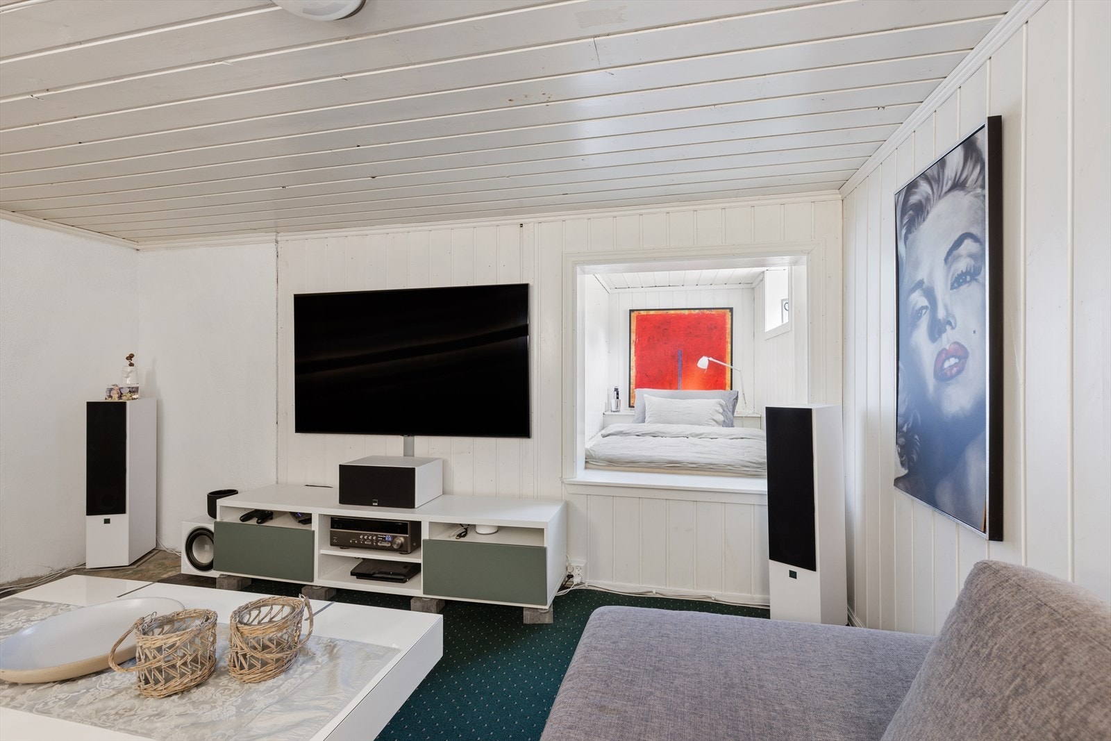 Lyst rom i kjeller. Rommet er ikke godkjent for varig opphold, se pkt. ferdigattest. Galleribilde