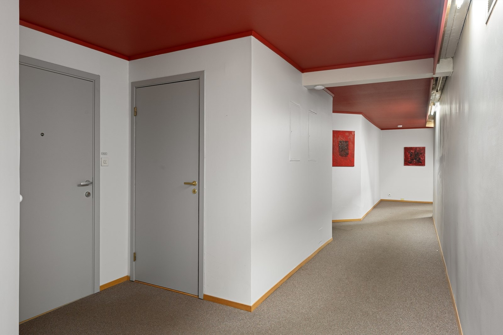 Leiligheten ligger i 2. etasje, med enkel adkomst via fellesarealer. Galleribilde