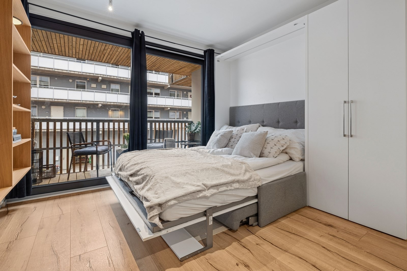 Sove sofaen åpner seg opp til en god dobbeltseng Galleribilde