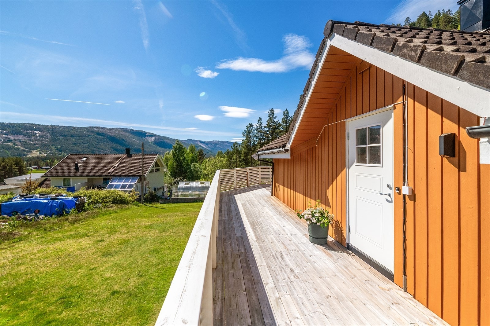 Eiendommen har en eiet tomt på 1323 m². Galleribilde