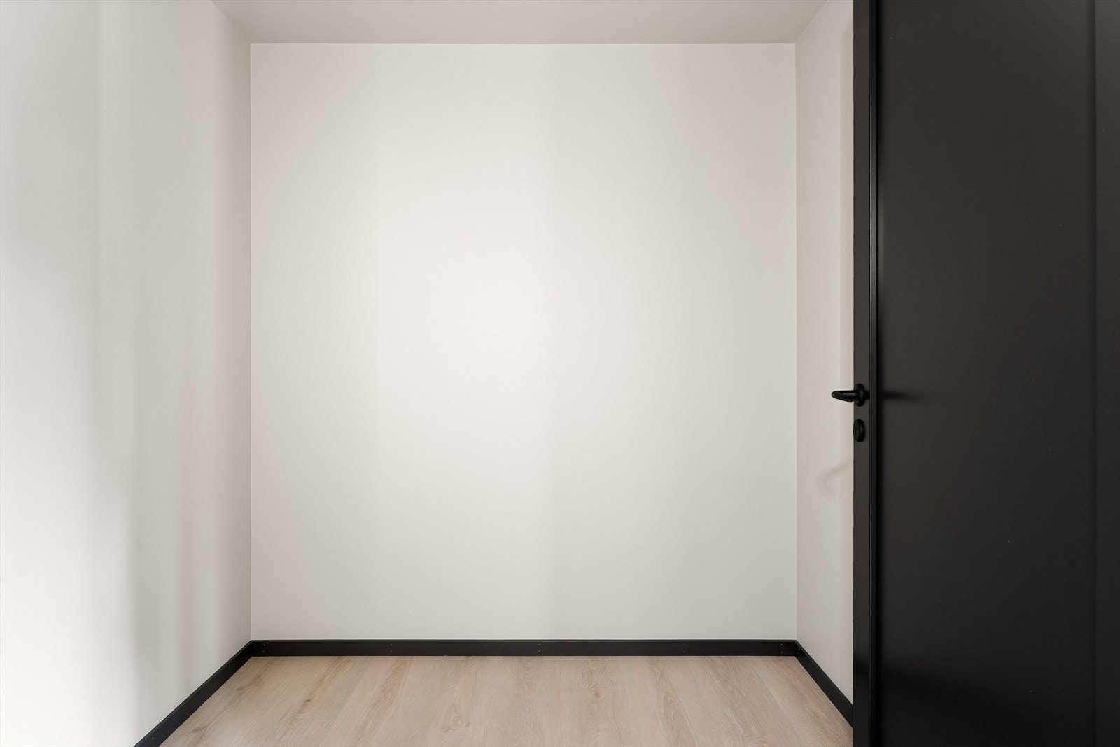 Bod eller garderobe rett i tilknytning til entré. Galleribilde