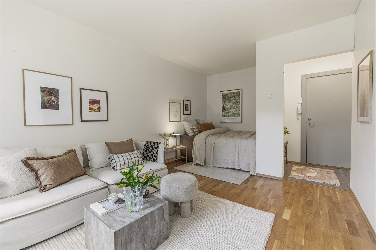 Mulighet også til å sette opp en lettvegg i stuen for en sonedeling av leiligheten Galleribilde